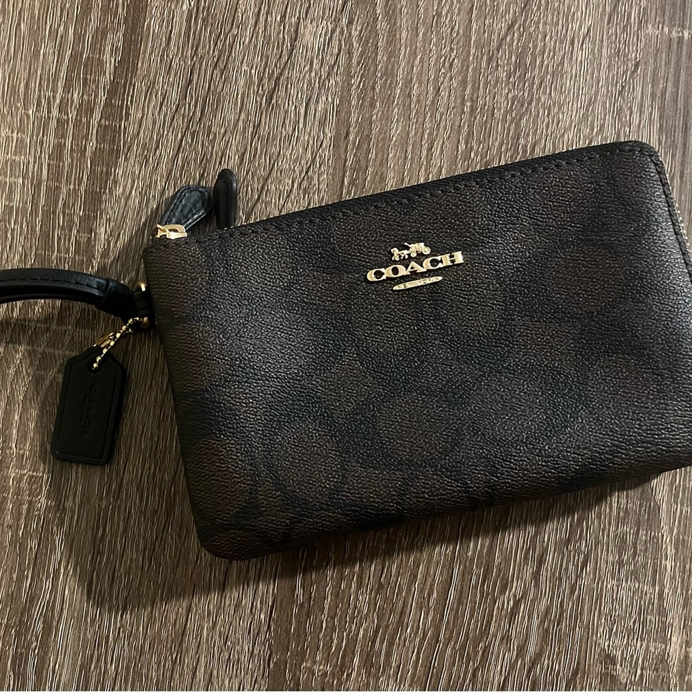 Coach wristlet - Picture 5 of 5